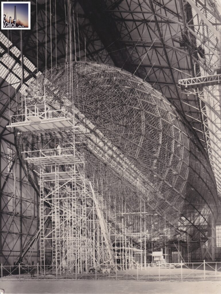 DE | FN | Friedrichshafen | Zeppelin-Werft mit Luftschiff LZ 129 | Konstruktion | um 1936